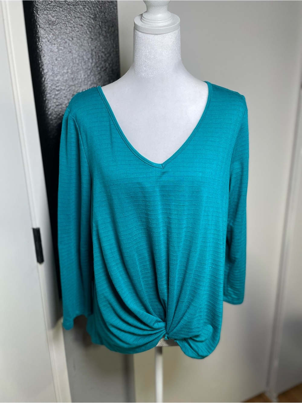 Women's Teal V-Neck Knot Front Long Sleeve Top